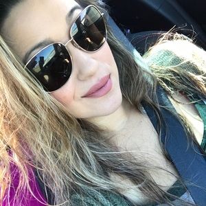 Meet your Posher, Brittney